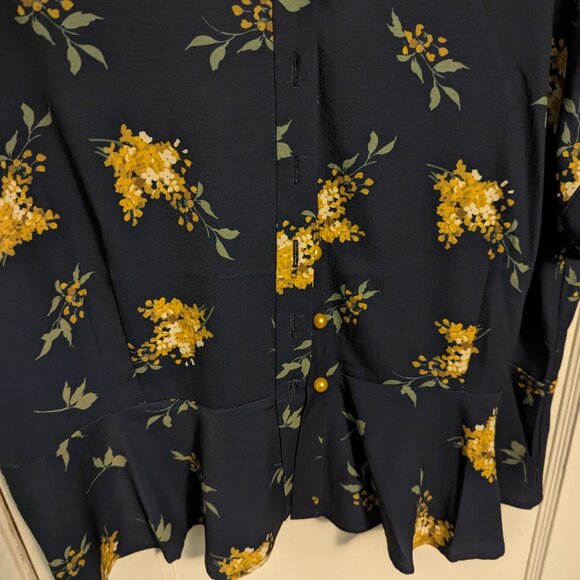 Collectif Regularly Scheduled Sass Button-Up Top in Floral 3XL UK 20 - Picture 3 of 4